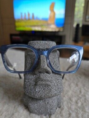 Moai Glasses Holder